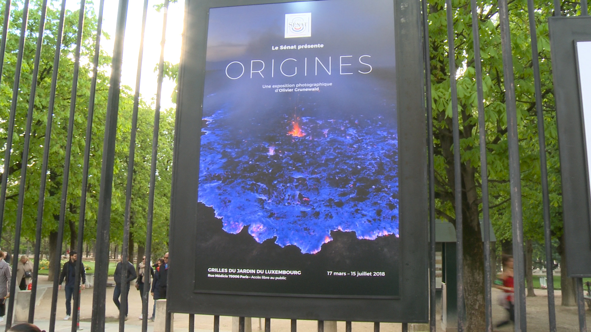 Grilles du Jardin du Luxembourg : Exposition "Origines"
